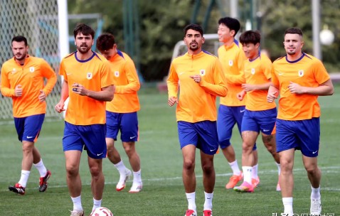 欧博网站 -包含清晨北京国安调整名单以备欧篮联，防线松动环节打磨，话题不断，训练强度明显提升的词条