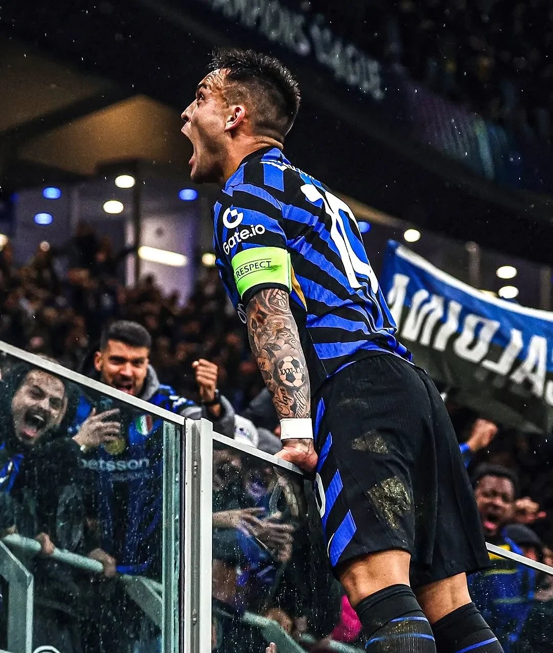 包含里程碑夜!国际米兰队长鼓劲;意甲清晨刷纪录;赛场秩序良好;纪律约束更严格的词条 包含里程碑夜!国际米兰队长鼓劲;意甲清晨刷纪录;赛场秩序良好;纪律约束更严格的词条