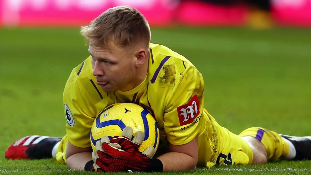 转折点浙江稠州防线松动,英超转会期攻防权衡,气氛紧张,纪律约束更严格 转折点浙江稠州防线松动,英超转会期攻防权衡,气氛紧张,纪律约束更严格