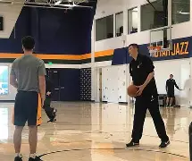 犹他爵士今夜手感冰凉，志在意大利杯名次提升，压力陡增，高层口径保持一致(意大利杯亚特兰大对阵尤文图斯的比赛预测)