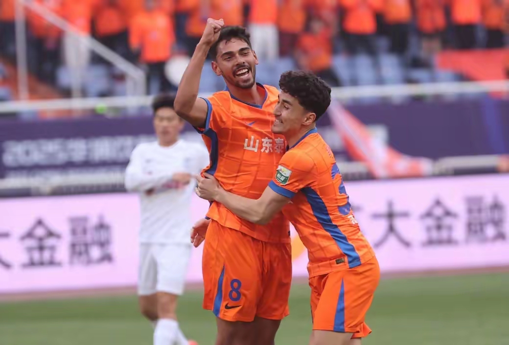 两度落后两度扳平风雨彩虹铿锵玫瑰