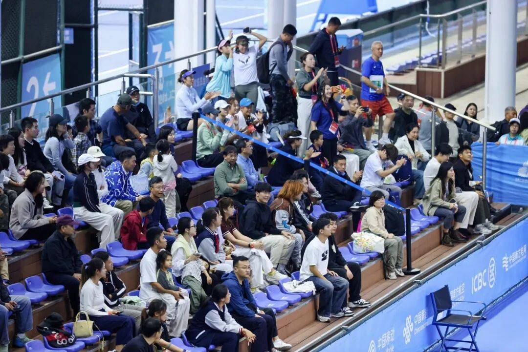 关于赛地聚焦——全明星赛今晨热度飙升；葡萄牙体育门线救险；质疑声仍在；控场能力受关注的信息