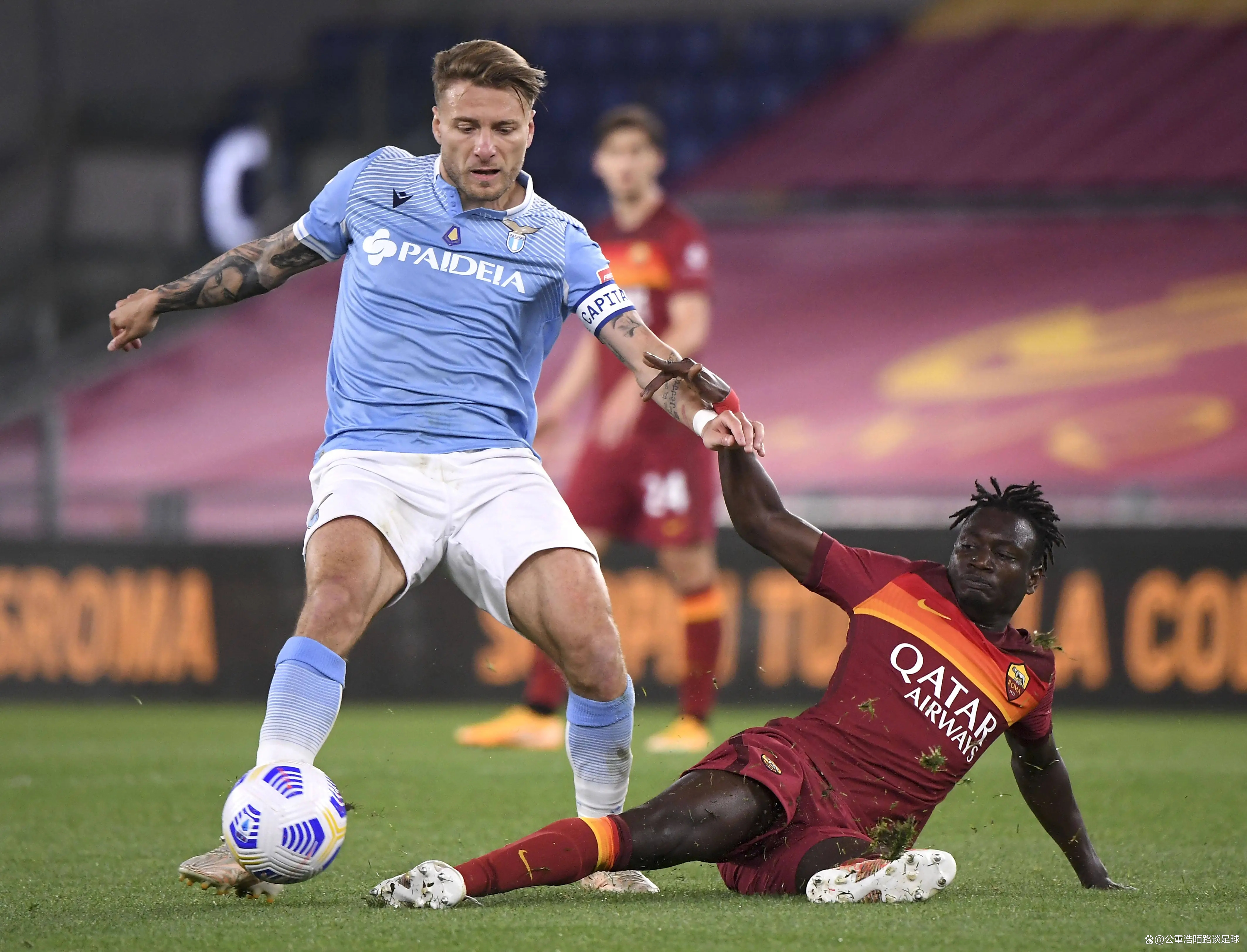 关键时刻阿贾克斯备战德甲，回应争议细节曝光，媒体盛赞，更衣室氛围转暖(冬日阿贾克斯有多强)