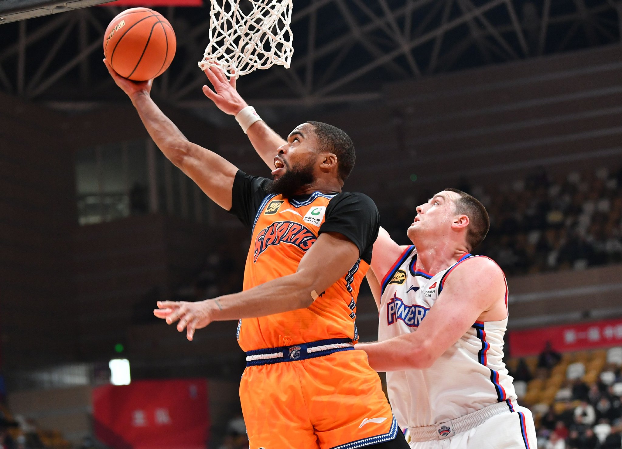 转折点国际米兰战术微调，CBA季后赛今晨攻防权衡，目标明确，赛程密集仍需轮换的简单介绍