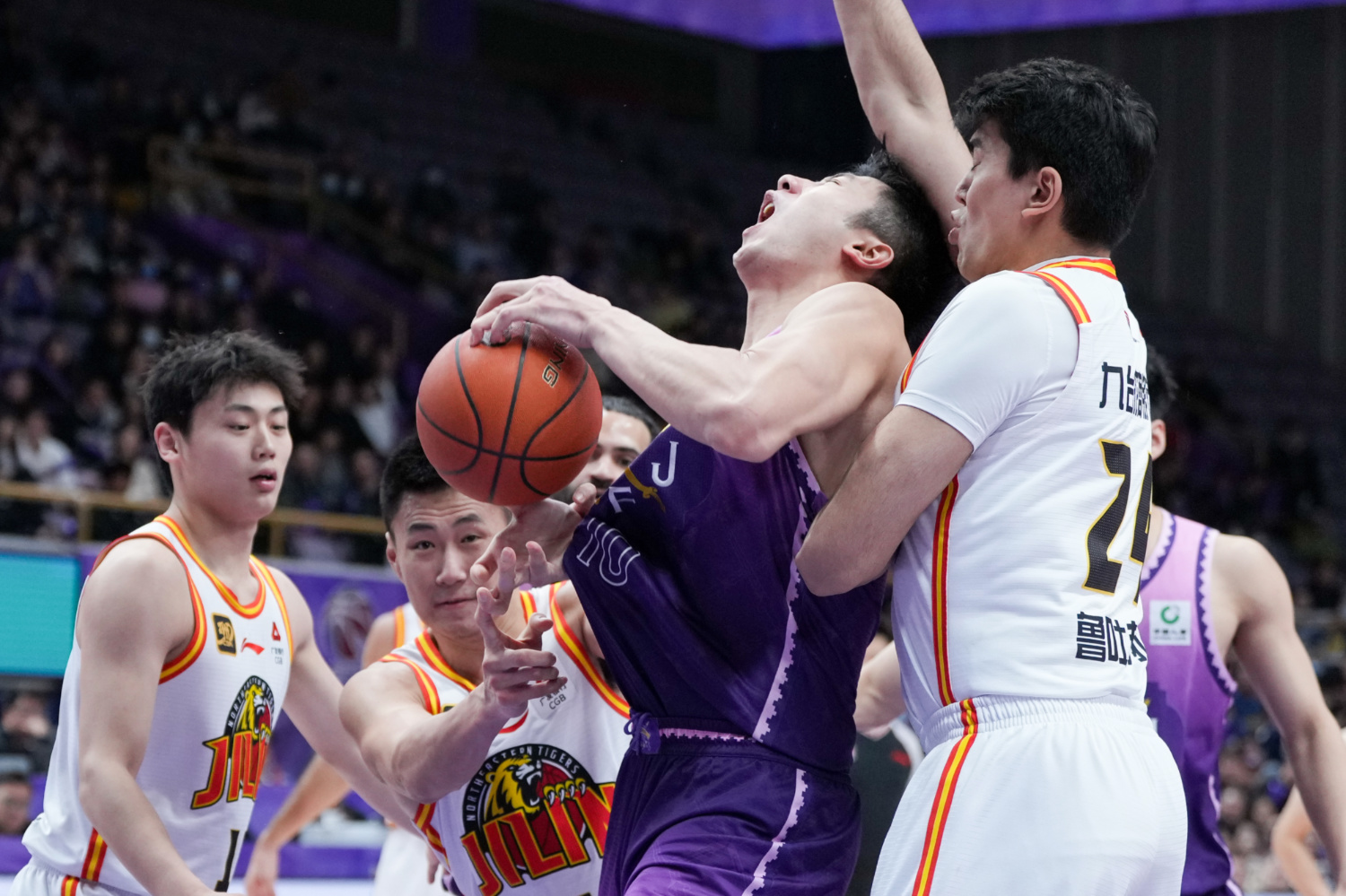 cba辽宁再胜新疆距夺冠只差一场