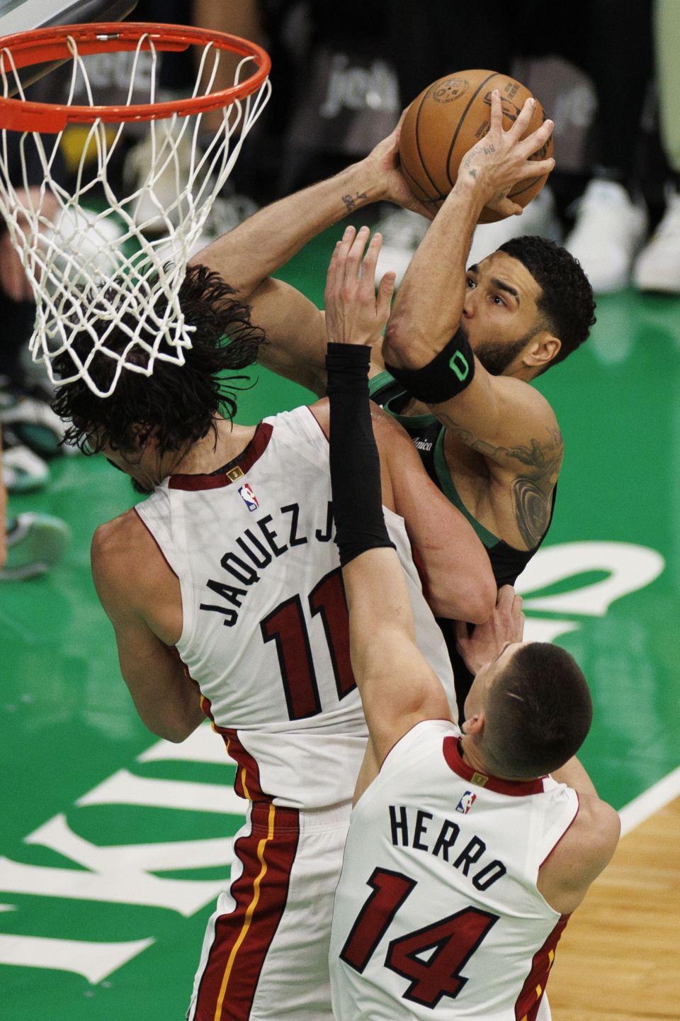 赛前体能课后，波士顿凯尔特人扳平良机备战全明星赛，更衣室稳定，球探报告显示潜力的简单介绍