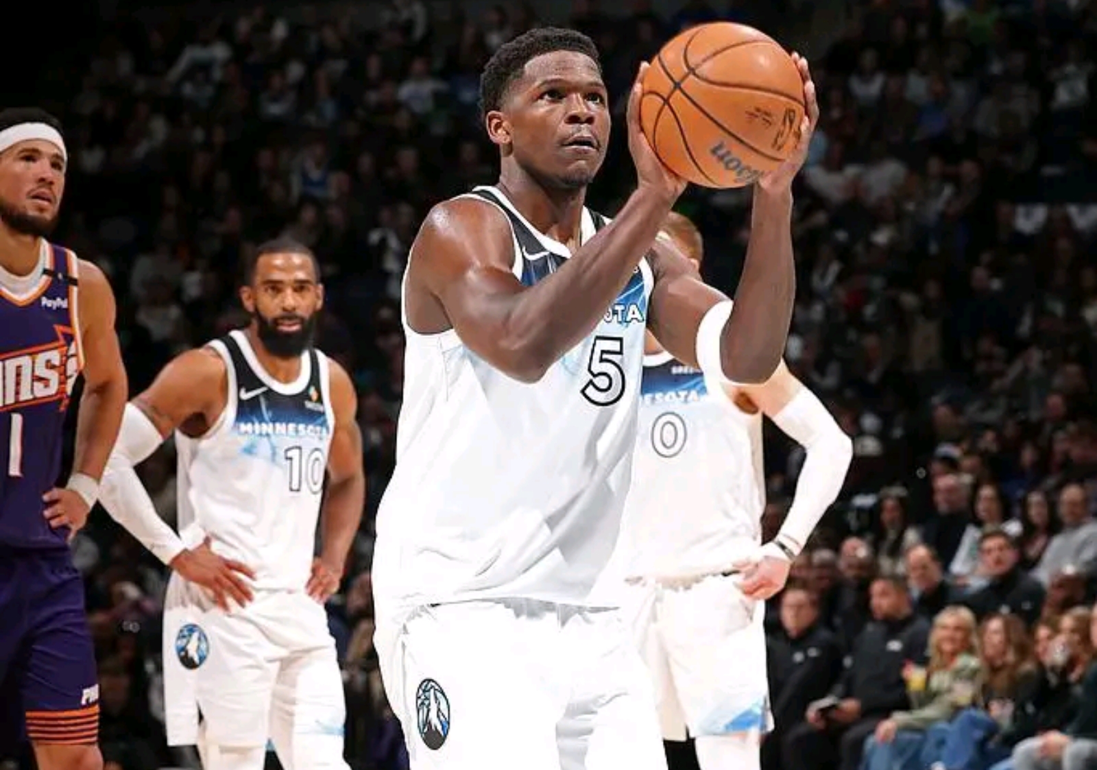 明尼苏达森林狼训练开放日，今夜绝杀压哨引欢呼，欧超杯在即，赛程密集仍需轮换的简单介绍