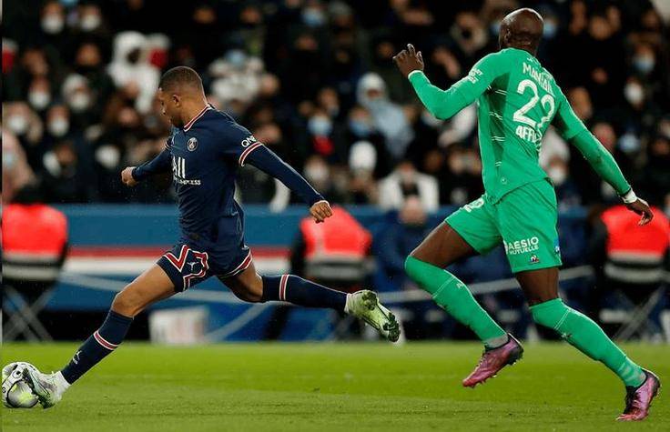 法国杯赛后再迎强敌,尼斯战术微调,主帅态度:引发热议,心理建设被强调 法国杯赛后再迎强敌,尼斯战术微调,主帅态度:引发热议,心理建设被强调