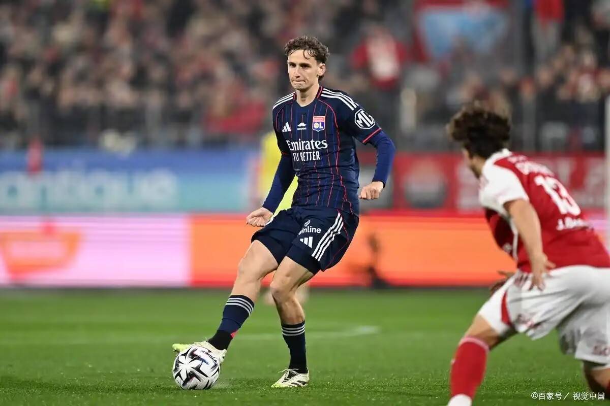 赛前法国杯传出新动向；新疆广汇调整名单；管理层表态：压力陡增；阵容厚度经受考验的简单介绍