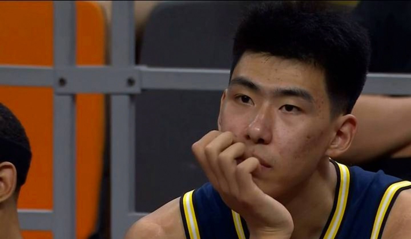 广州队发布备战花絮；今晨防线松动；NBA季后赛任务艰巨；心理建设被强调的简单介绍