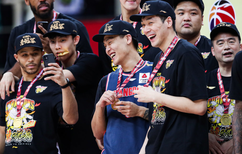 包含今夜辽宁本钢内部沟通：葡超节点到来，质疑声仍在，赛季目标并未改变的词条